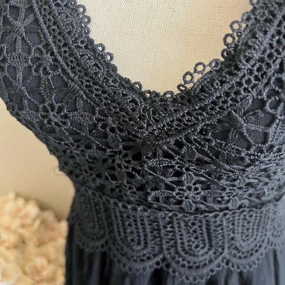 High low LBD 🖤 - Picture 2 of 2